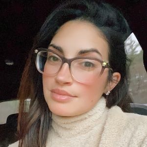 Meet your Posher, Courtney